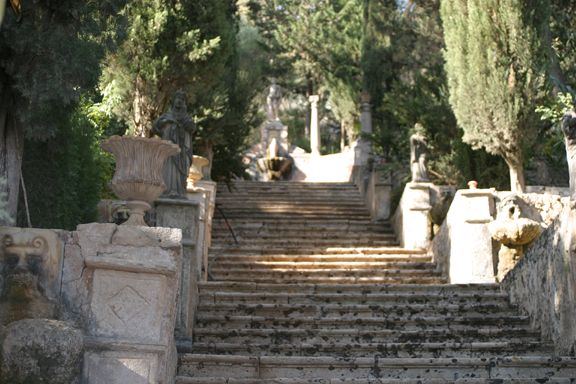 019. Escalinata del Jardín de Apolo