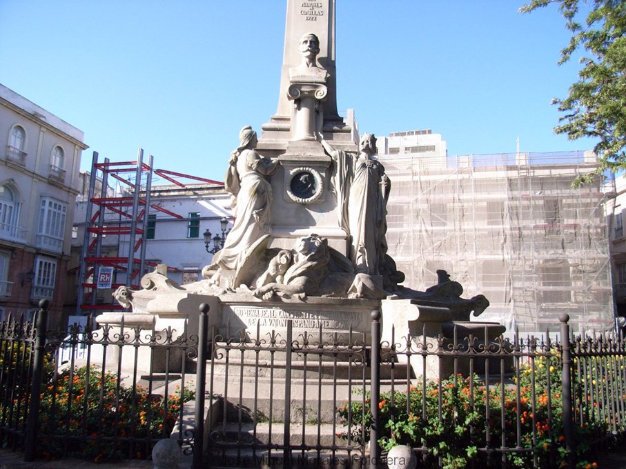 022, Detalle del monumento al marqus de Comillas
