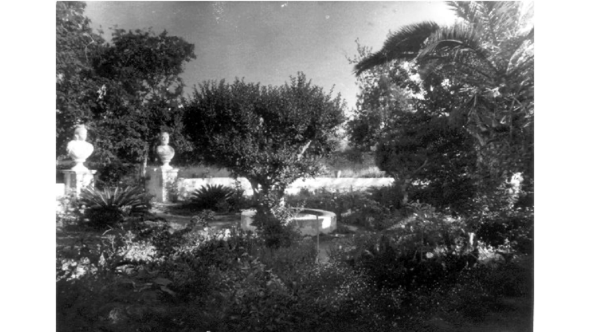 Fig. 25. Perspectiva del patio y de los jardines de la casa de Antonio Villa, 1945. Archivo Temboury. Diputación Provincial de Málaga