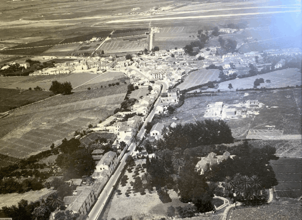 Fotografía aérea de Churriana realizada por Paisajes Españoles a comienzos de los años 60 del siglo XX